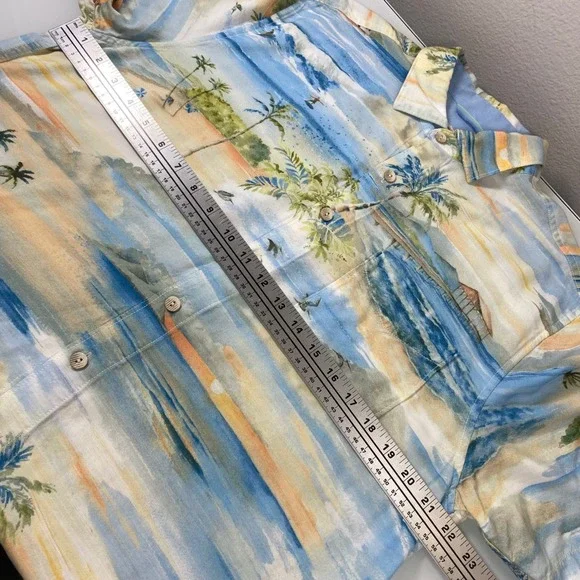 Tommy Bahama The Veracruz Cay Mens Med Button‎ Up Shirt Tropical Beach Scene - Picture 3 of 7